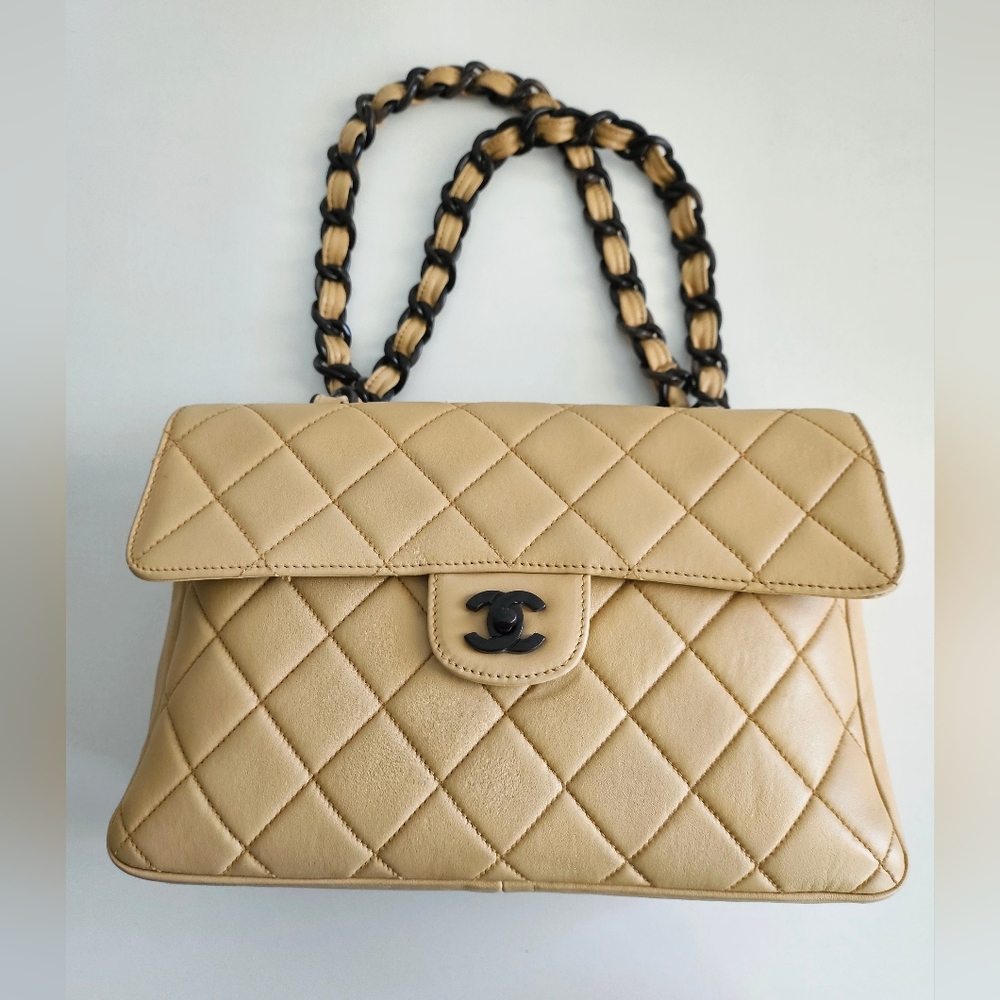 Chanel Beige Quilted Flap Bag - Picture 3 of 13